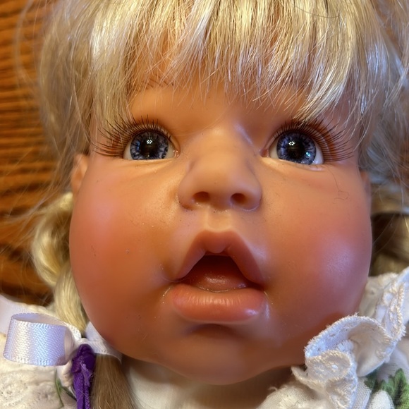 Lee Middleton Doll signed by Reva Schick #995 w/ original clothes I Love Violets - Picture 5 of 16